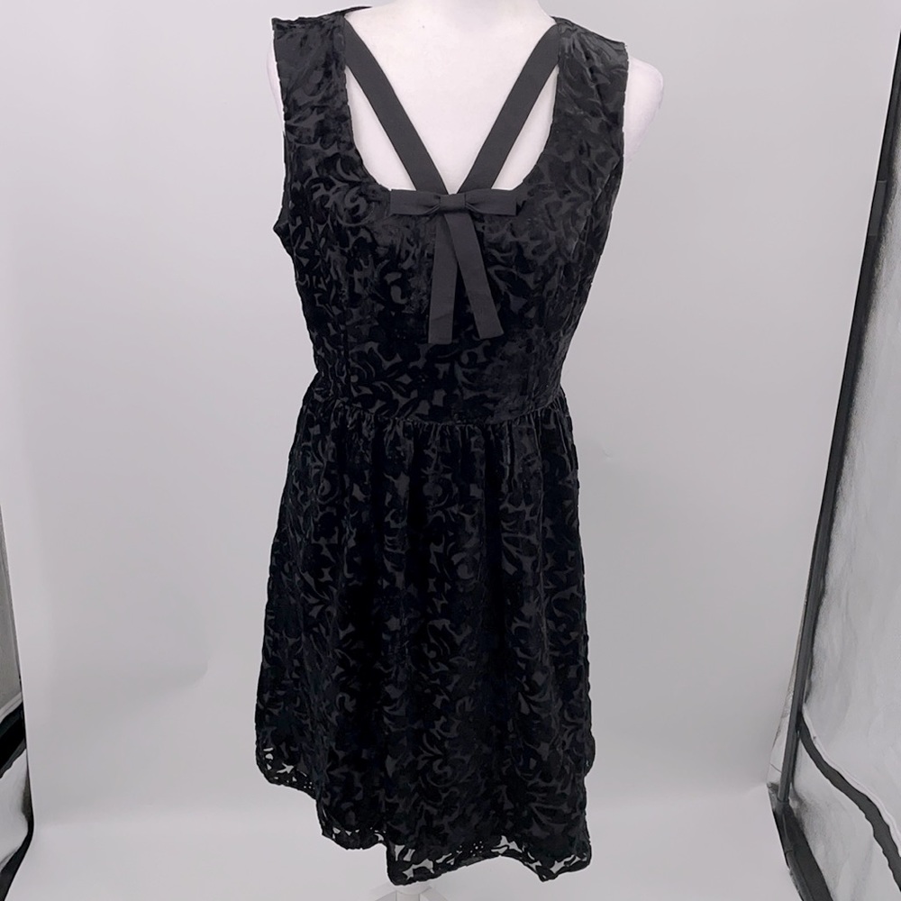 Lace and mesh burnout Bow Dress with Cage front